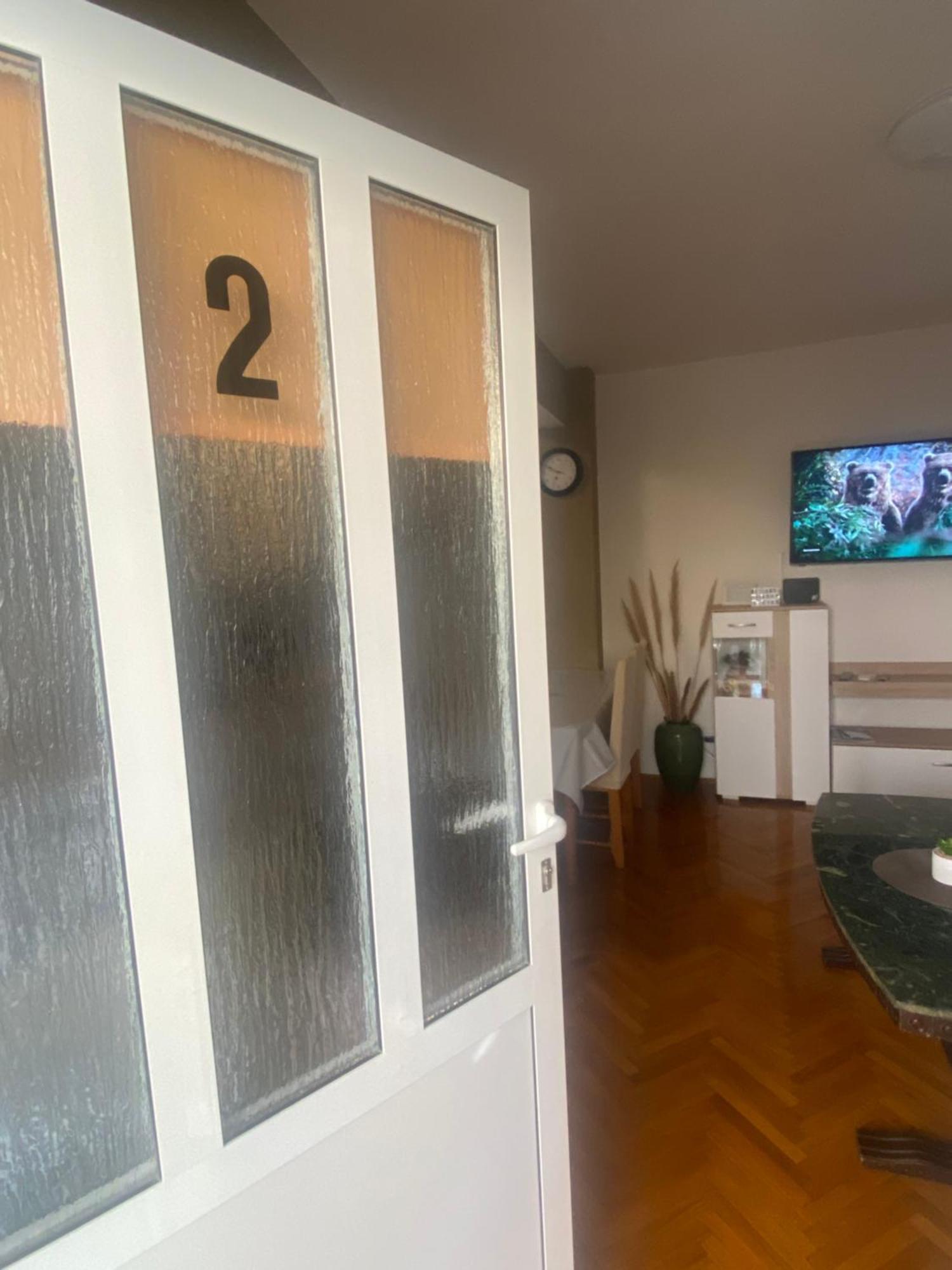 קרלובג Apartman Stefan מראה חיצוני תמונה